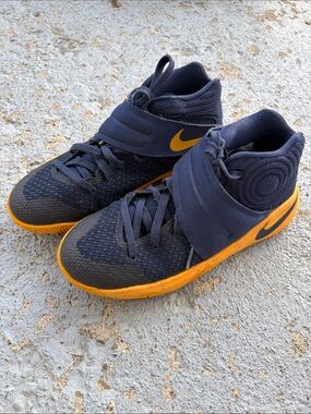 Nike Kyrie 2 CAVS kids basketball shoe